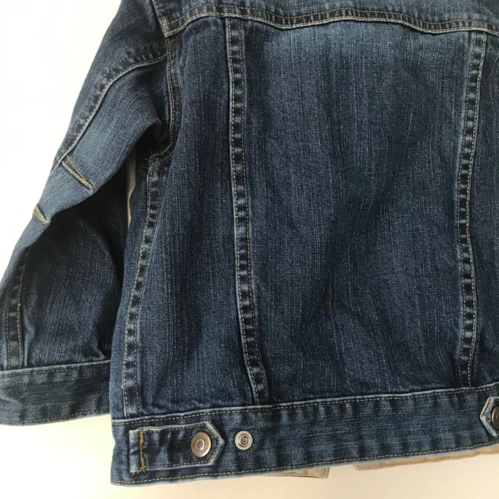 GAP wash snaps cuffs
