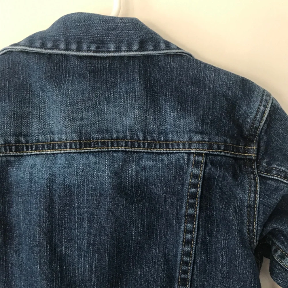 GAP snap darker excellent
