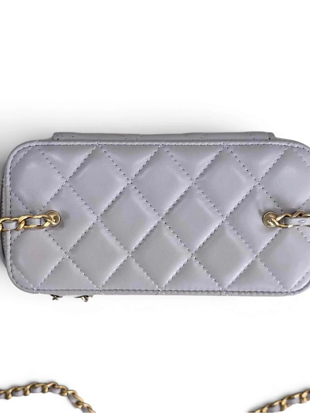 CHANEL compact quilted