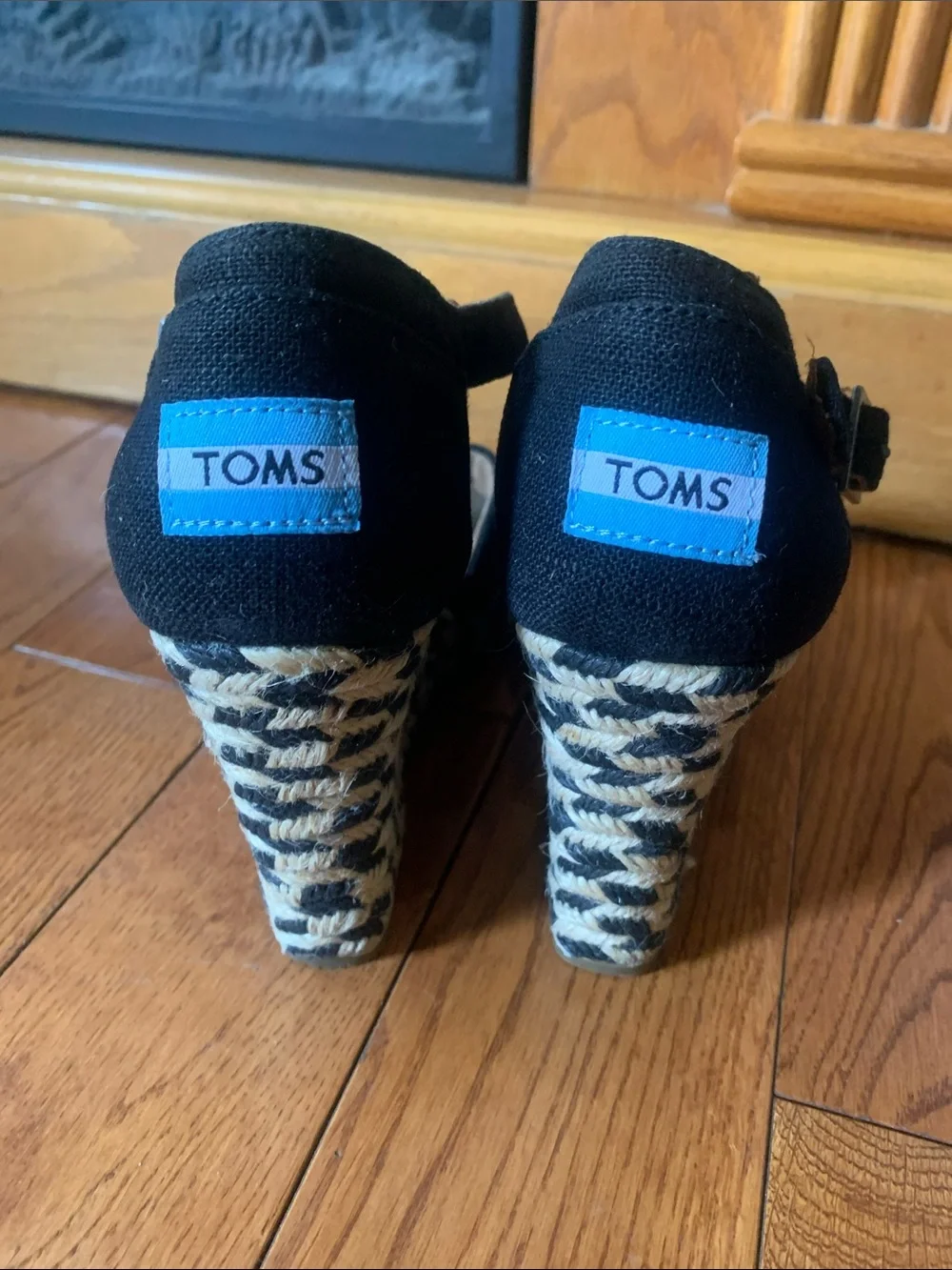 Toms chic wedge