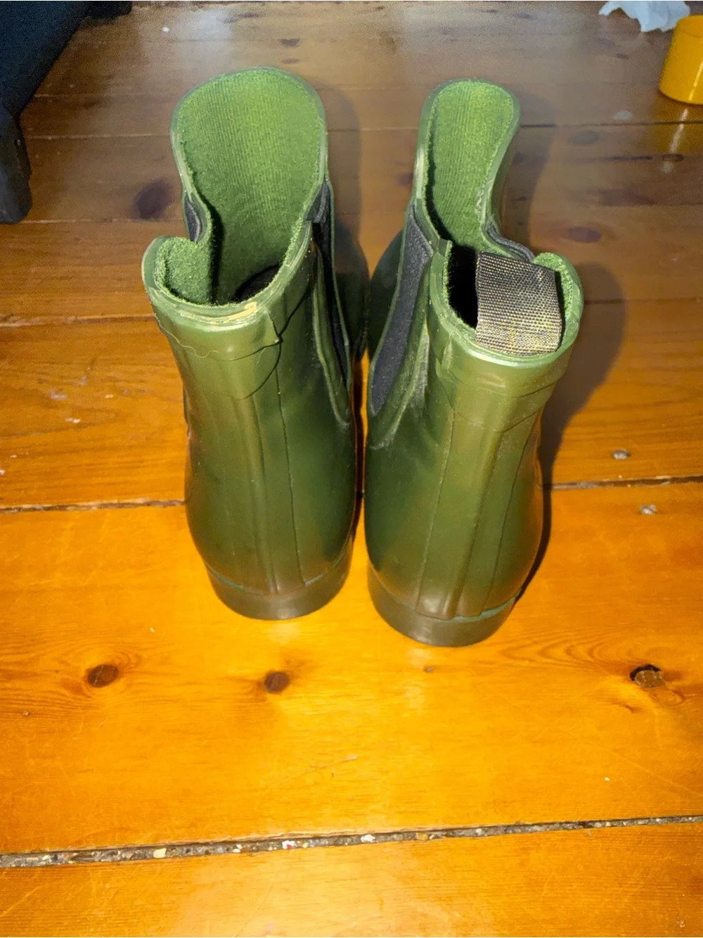 Electric Karma Olive Green Chelsea Rain Boots Women’s Size 8