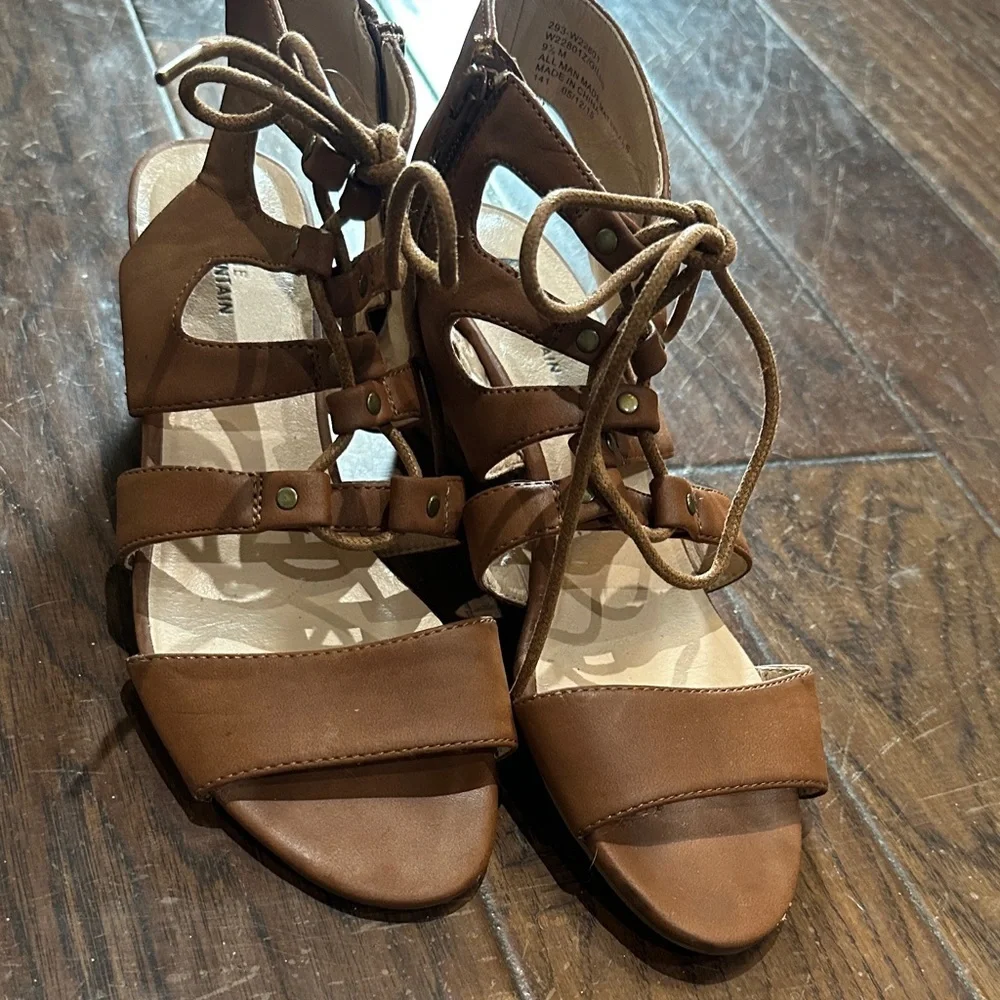 White Mountain stylish brown