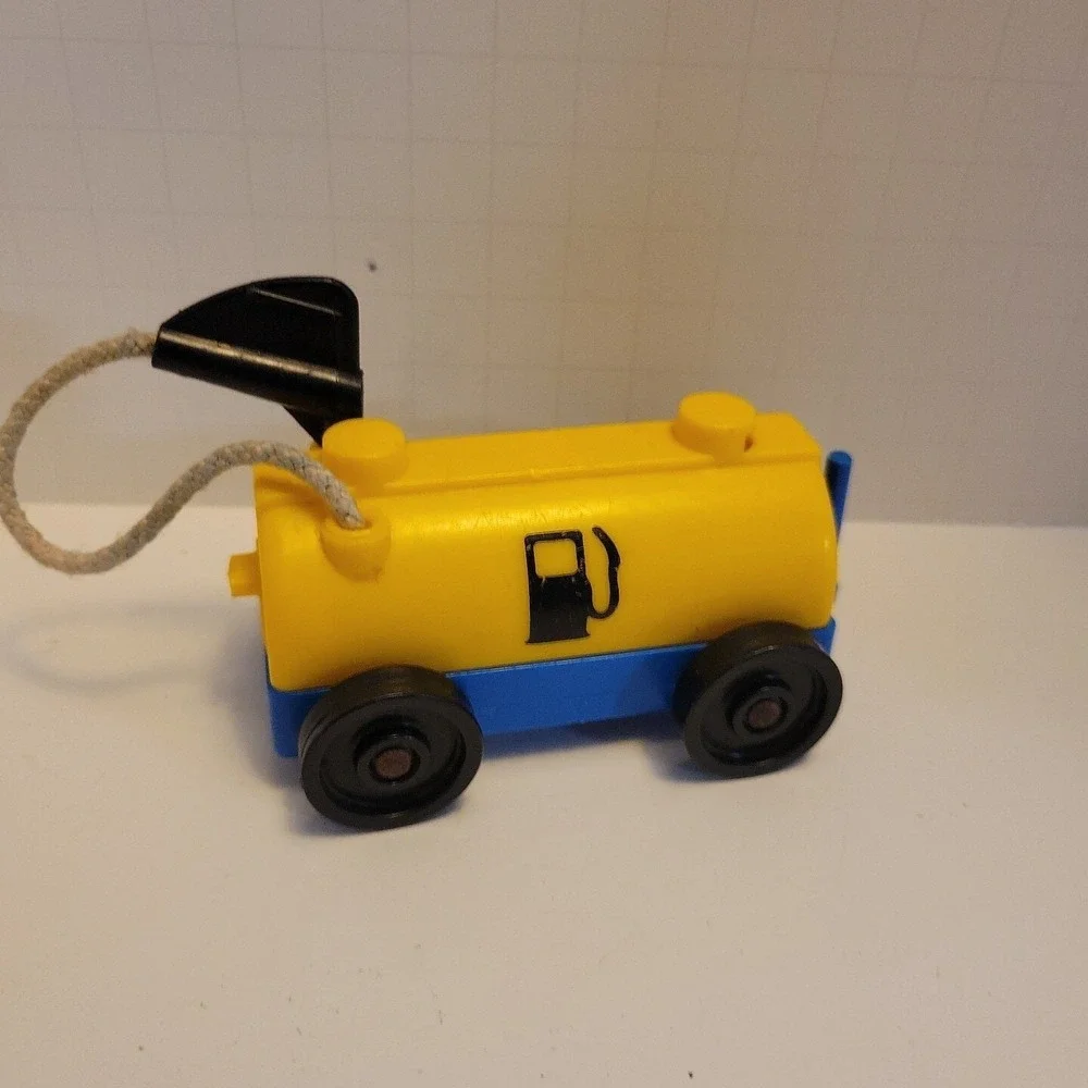 Vintage Fisher Price Little People Airport Fuel Tanker‎ 1980s