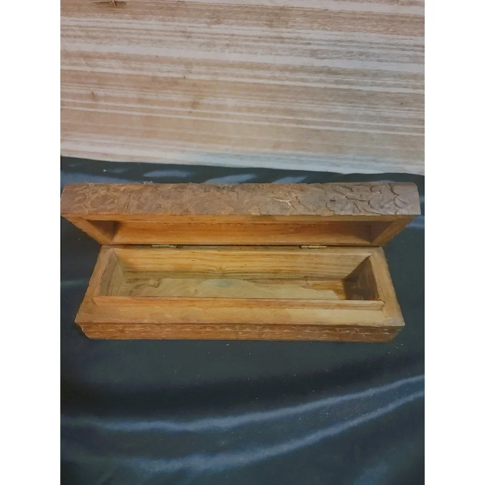Wooden Ships description hand