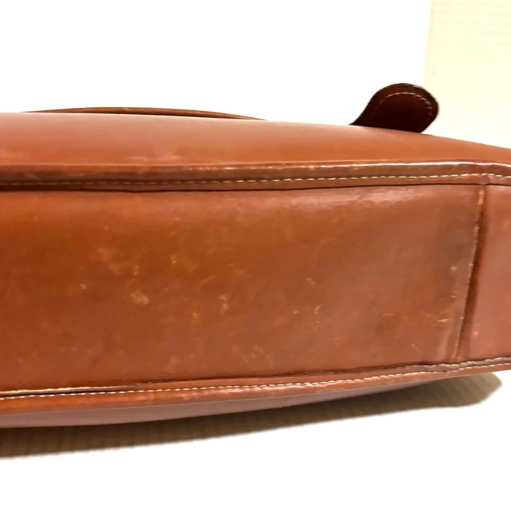 Coach unisex Classic Brown Leather messenger Bag