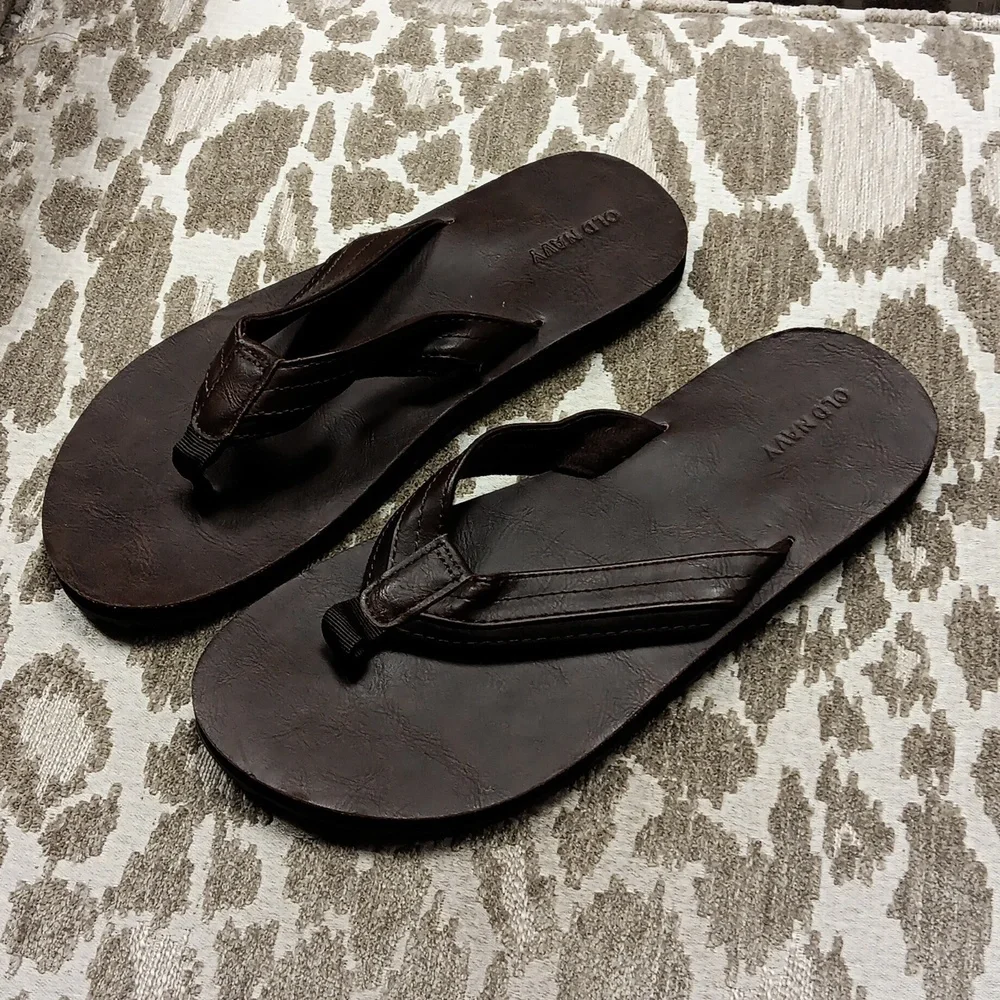 Old Navy Boys Brown Faux Leather Dark Cognac Sandals, Size 5/6
