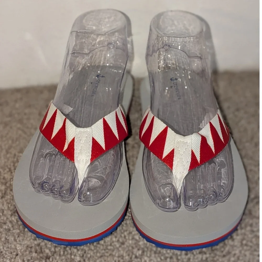 Crewcuts‎ J.Crew Boys Shark Tooth Flip Flop Sandals Grey Red Kids Size 5 NEW