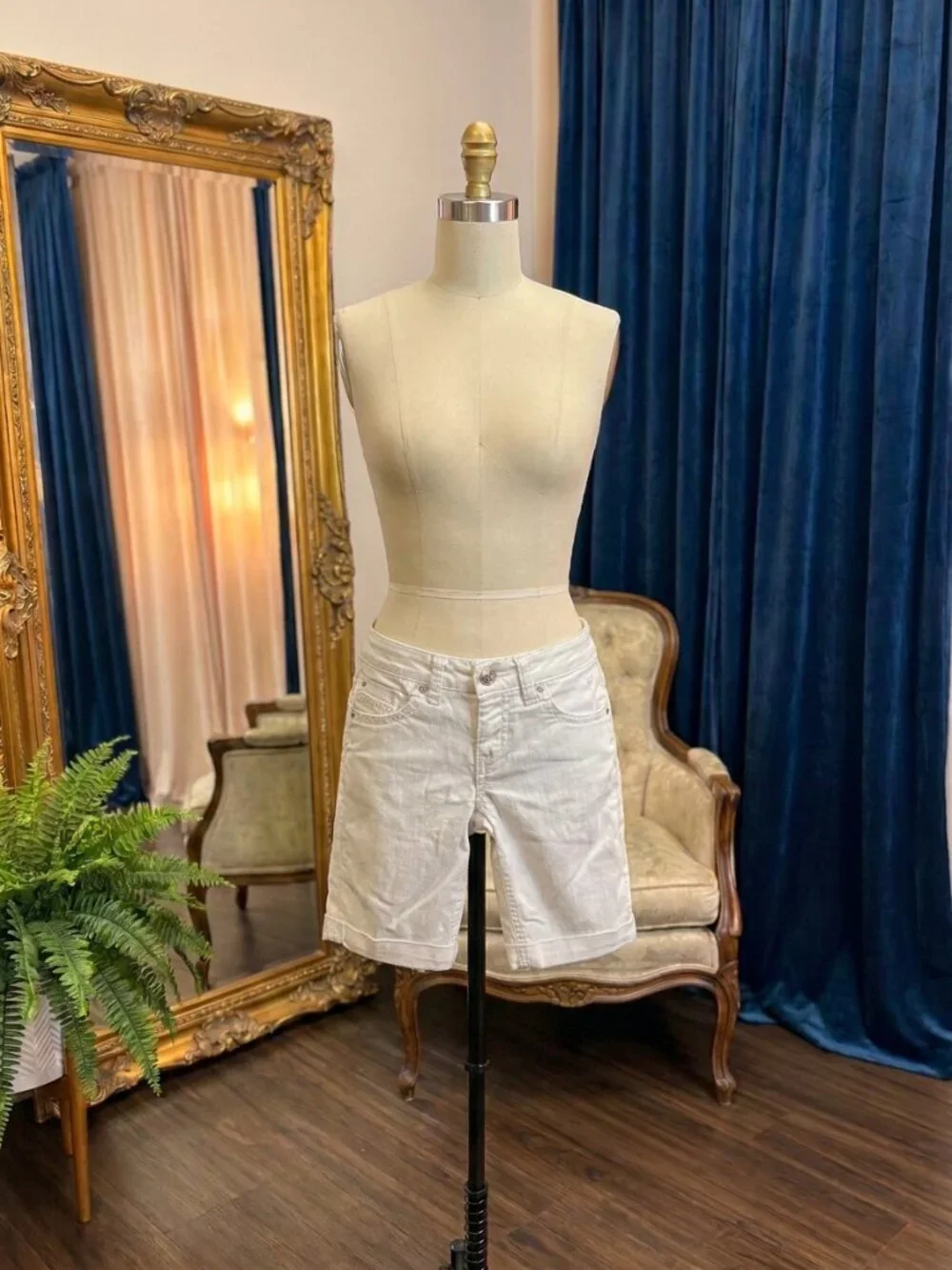 Justice Jeans Girls Size 10R White Bermuda Denim Shorts Cuffed Rhinestone