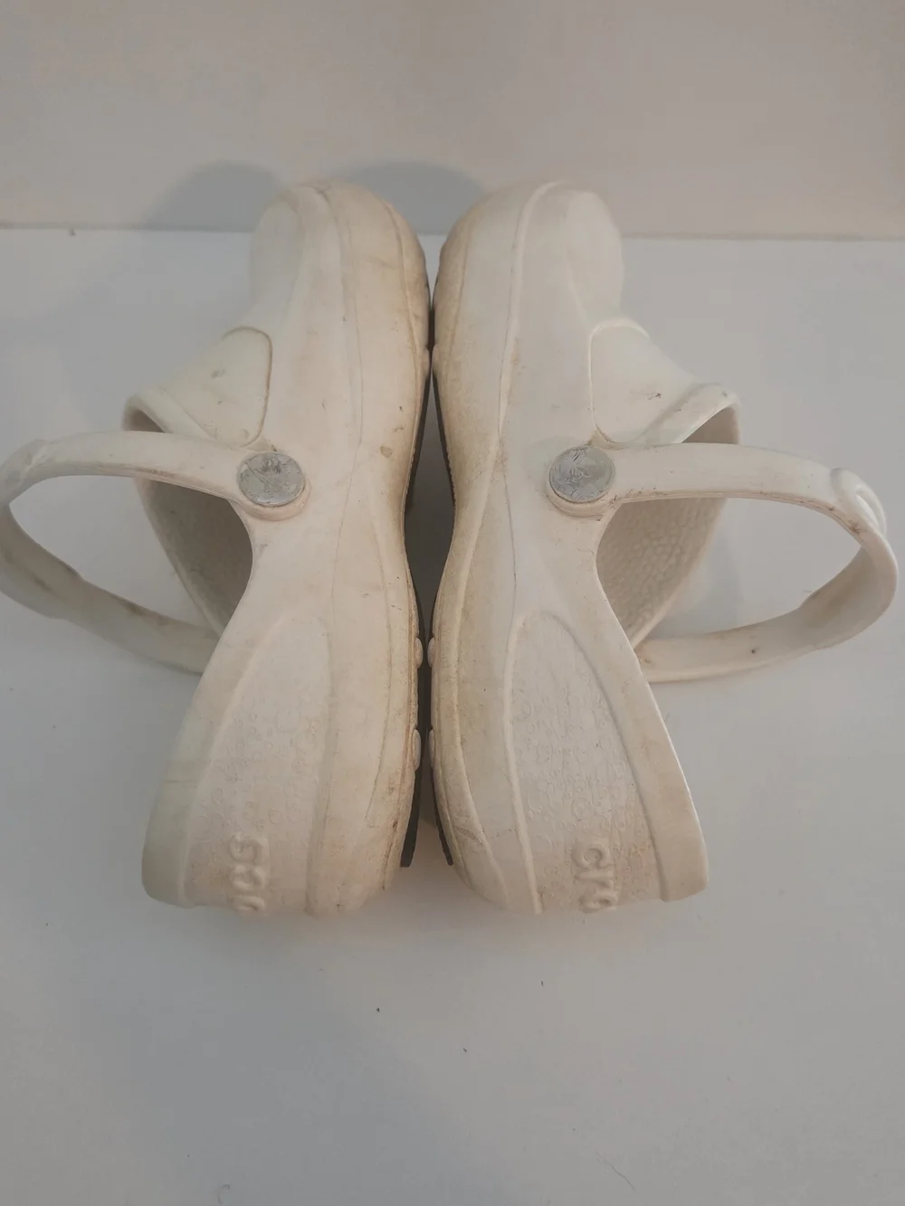 White/Cream Crocs Classic Clog Sandals Size 6