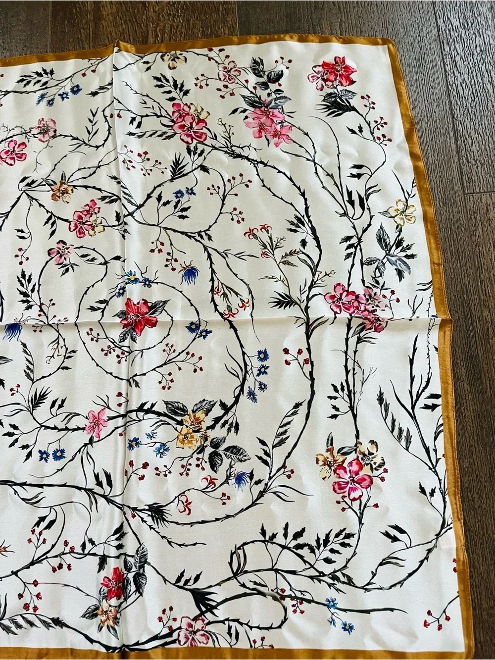 N/A elegant cream