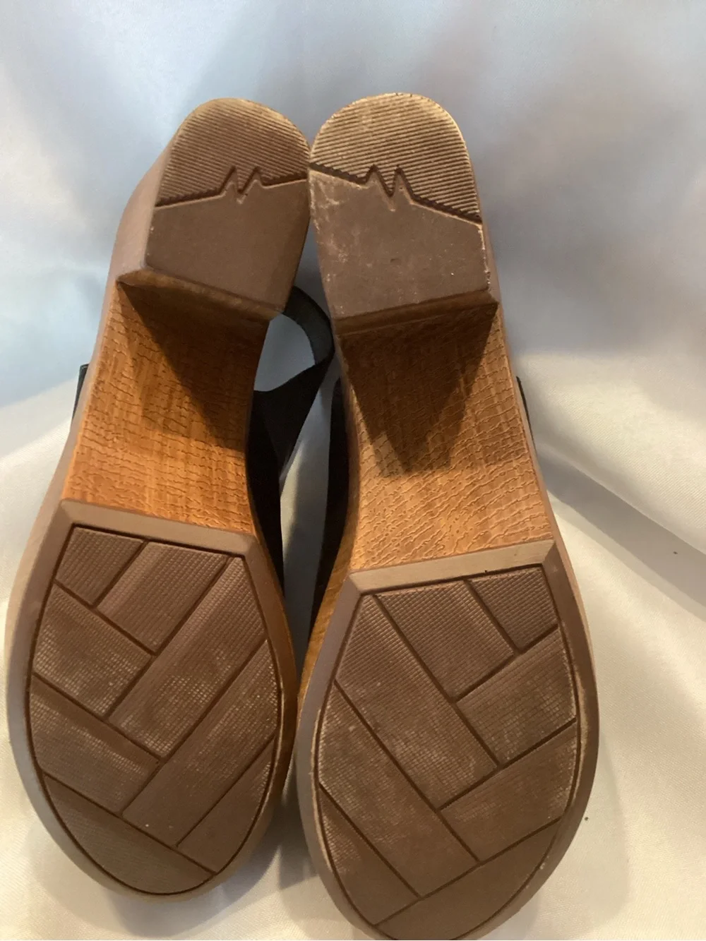 White Mountain comfortable black