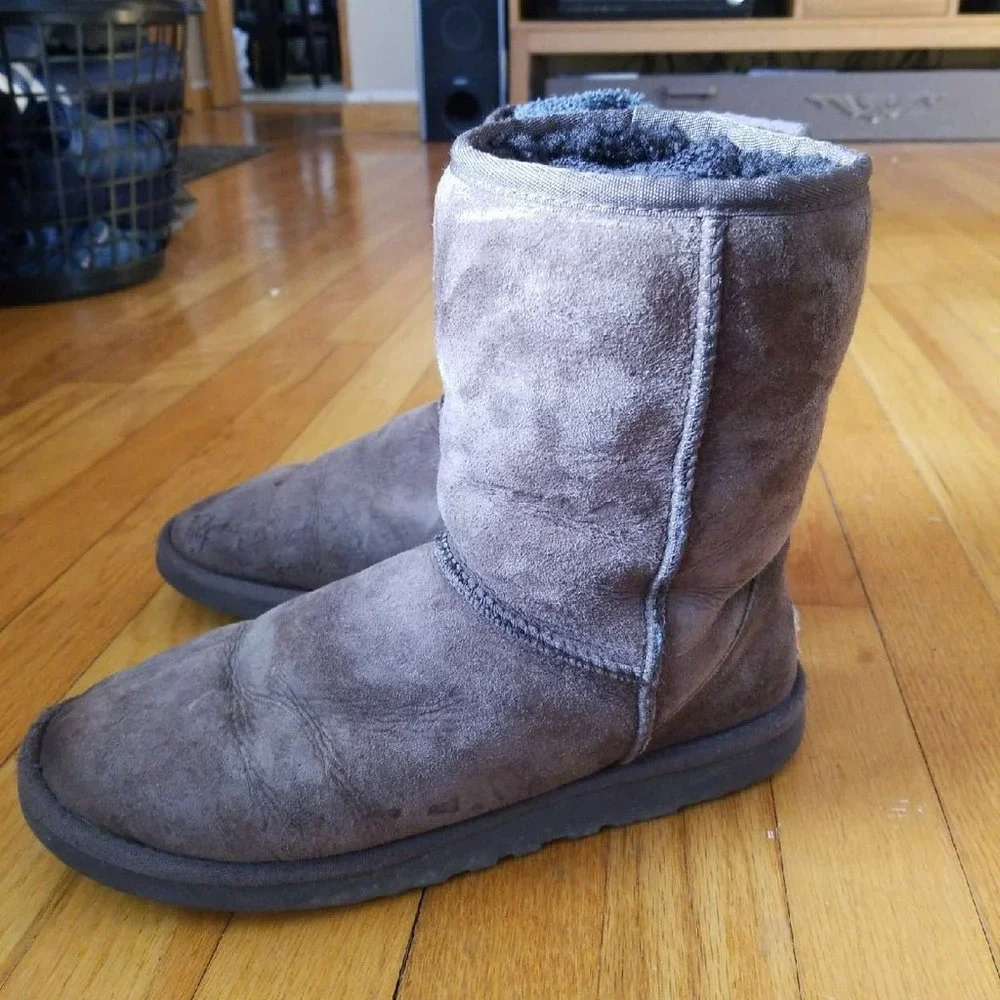 UGG short 5825