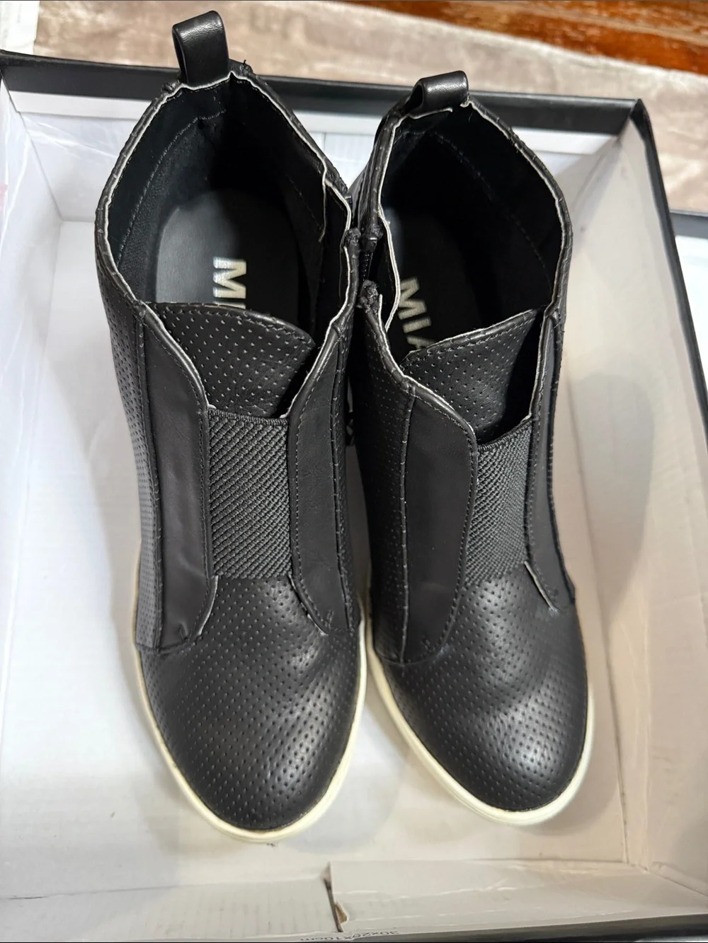 MIA stylish black
