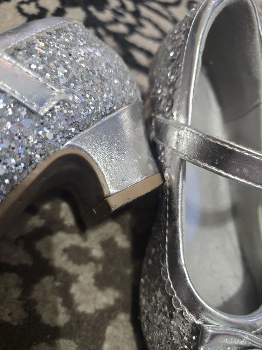 N/A sparkling silver