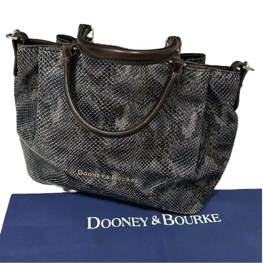 Dooney & Bourke uber stylish