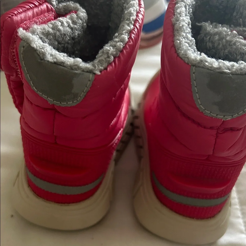 Hunter baby/Kids' Fuchsia Winter Boots Size 5US GUC