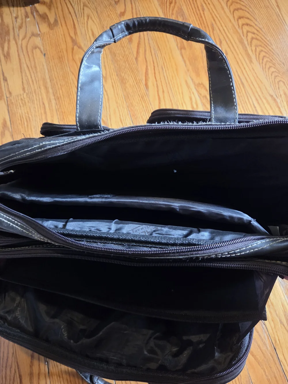 Men’s Black Laptop Messenger Bag