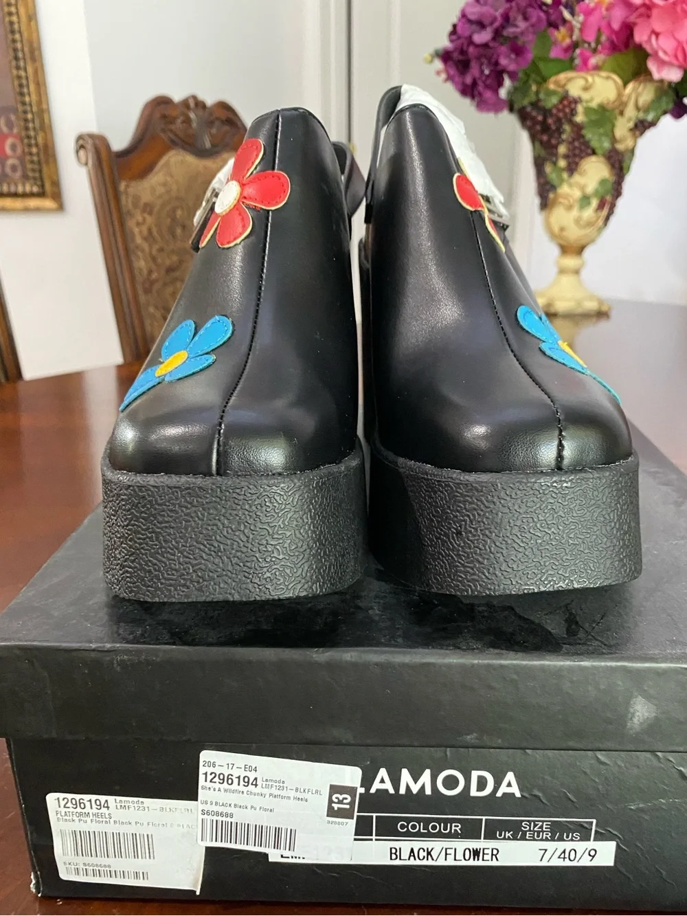 Lamoda chic black