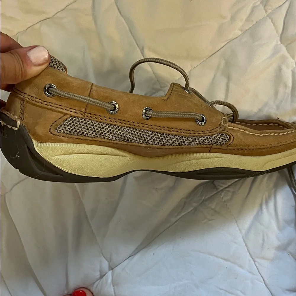 Sperry durable leather