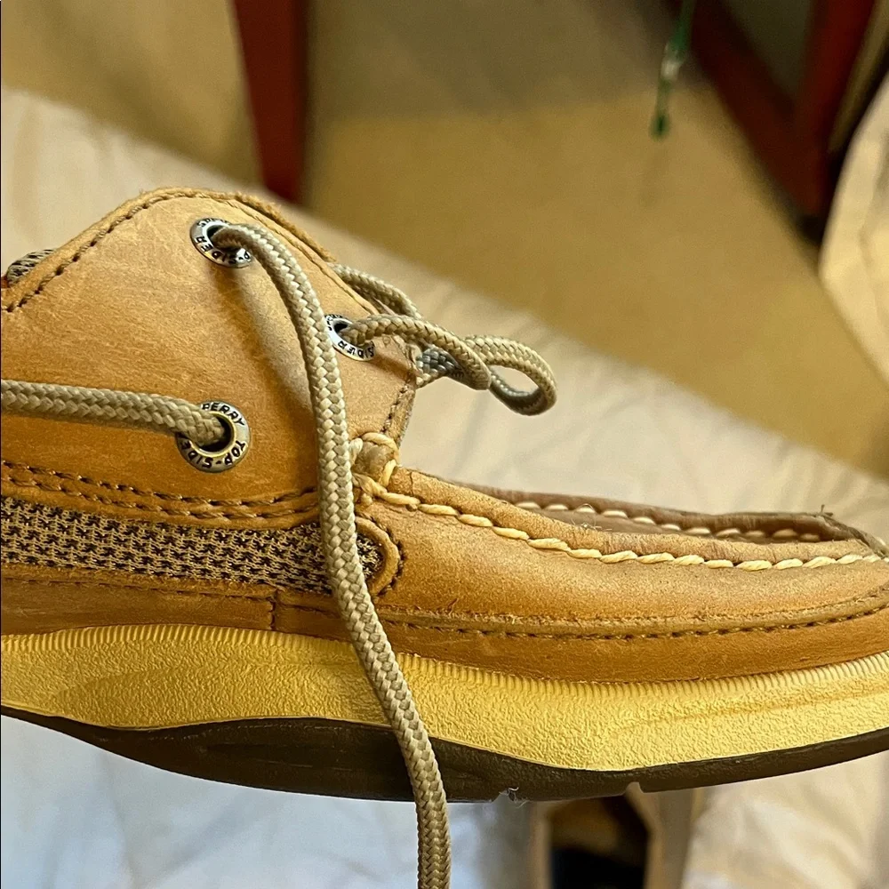Sperry durable leather