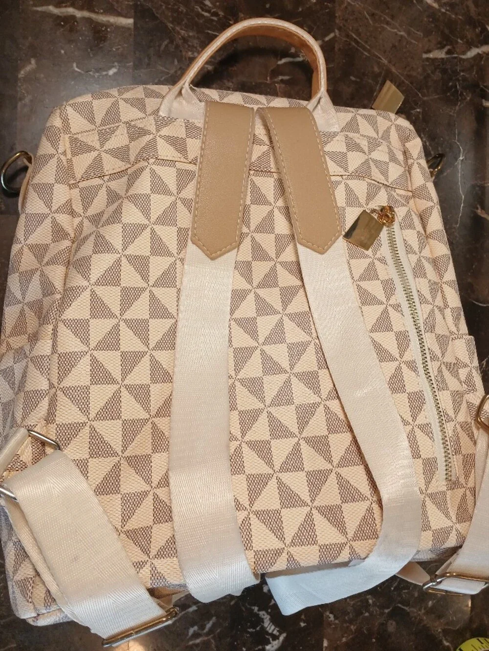N/A chic cream