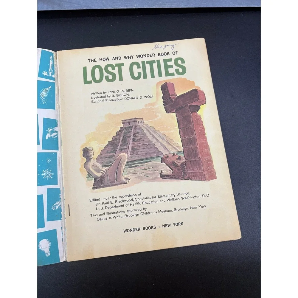 Wonder Books offers illustrated