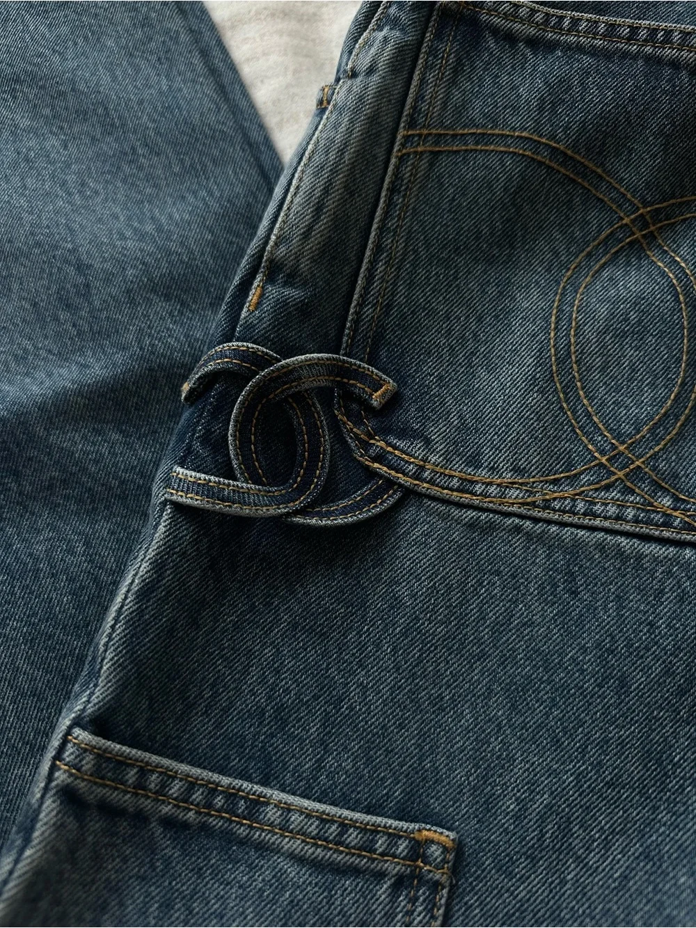 Chanel 26b Blazy Blue Denim large CC Logo Cargo Jeans Size 38