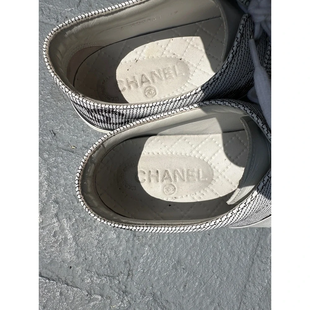CHANEL subtle blue