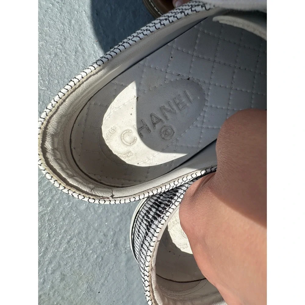 CHANEL takes lace