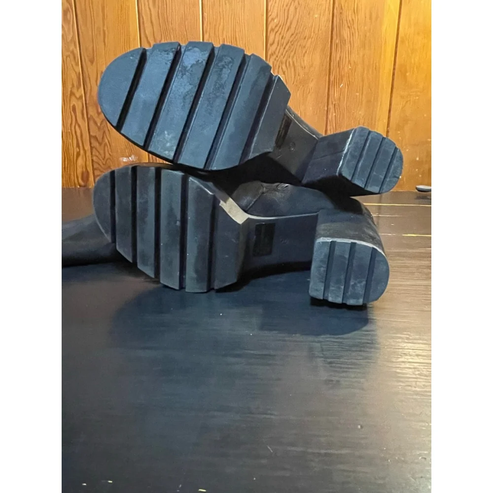 Charlotte Russe step into