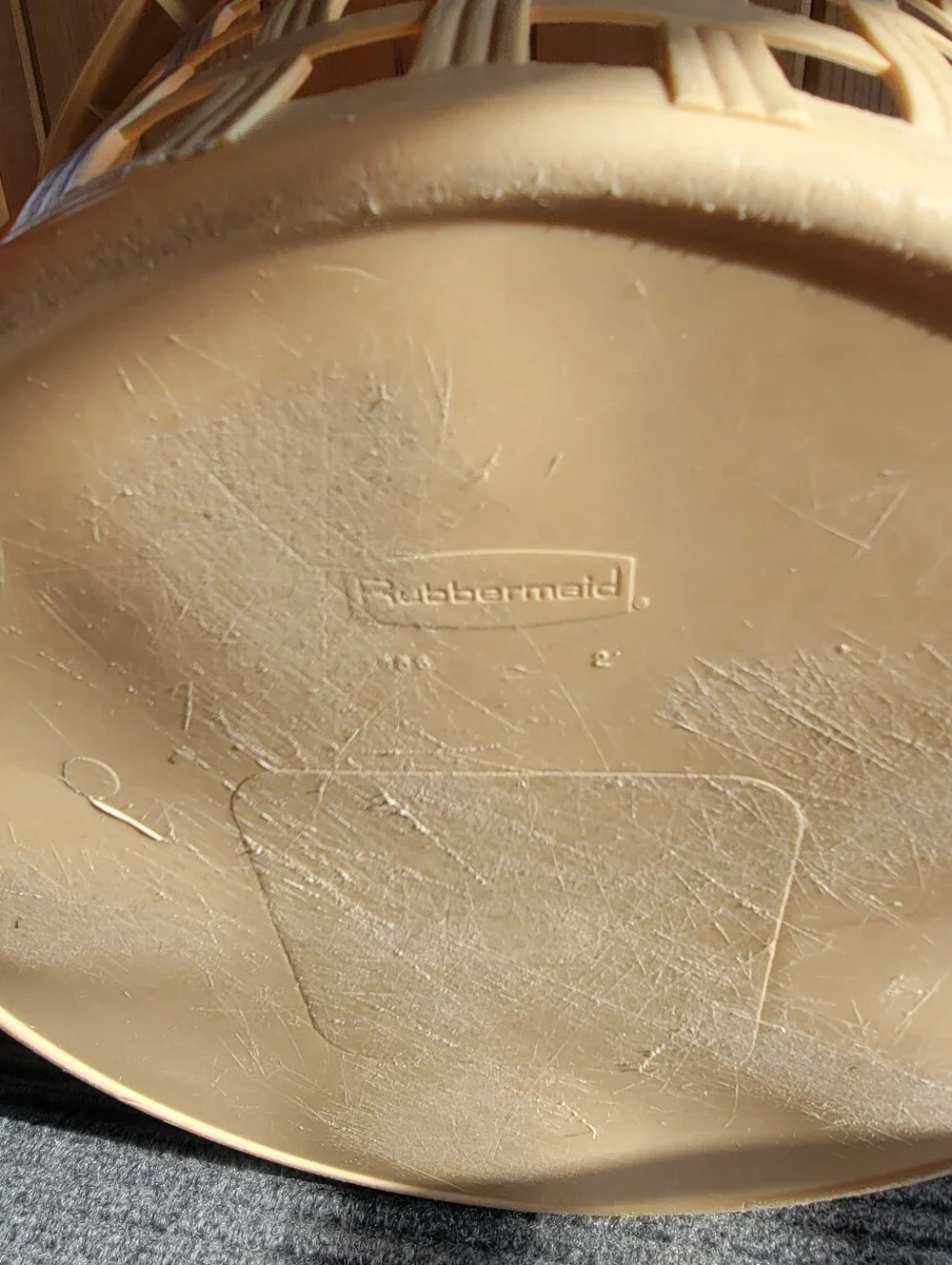Rubbermaid vintage round