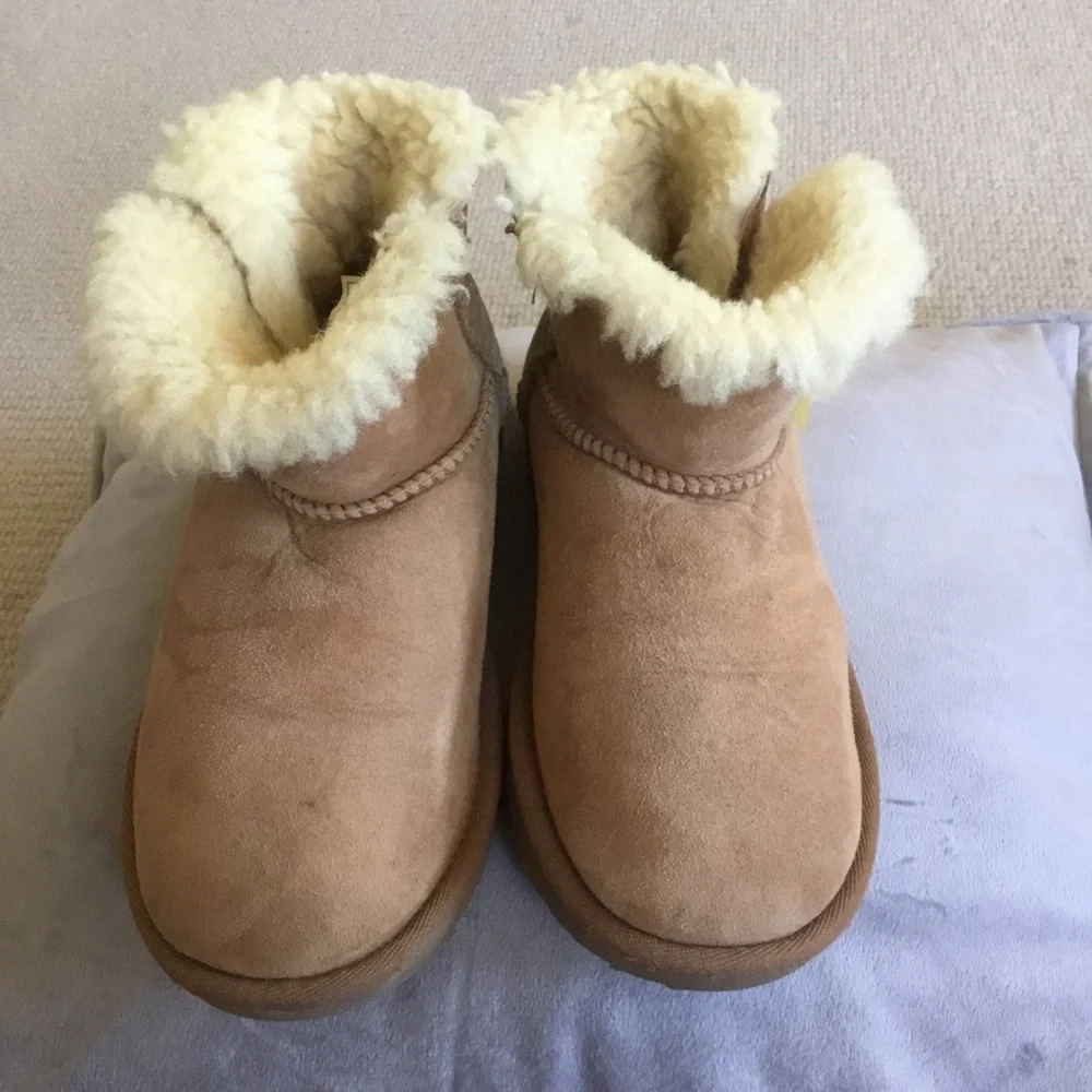 UGG authentic kids