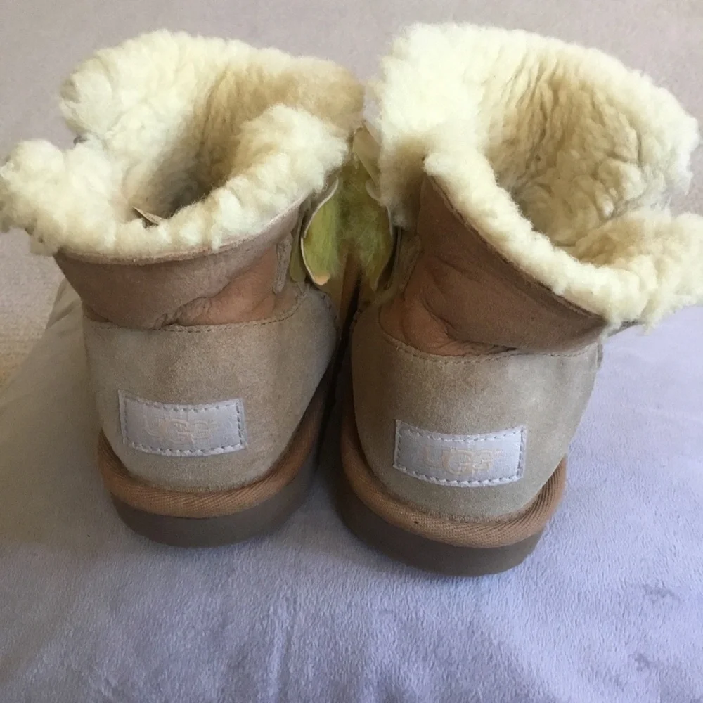 UGG authentic kids