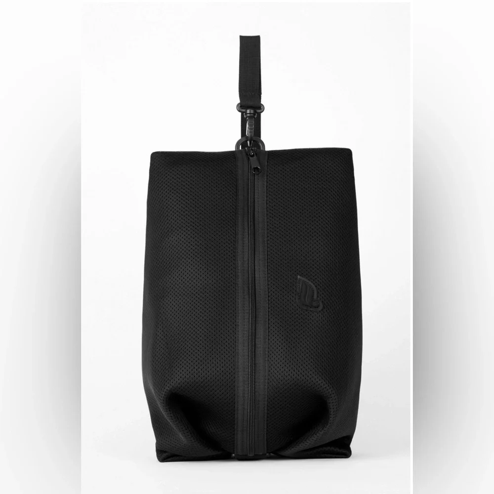 NWOT Fabletics The Functional Convertible Bag Black Backpack Crossbody