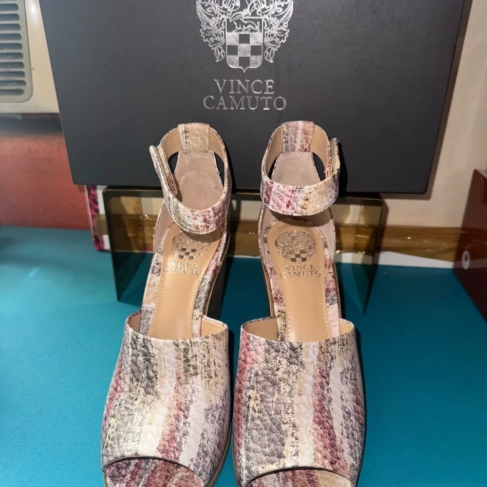 Vince Camuto questions leave