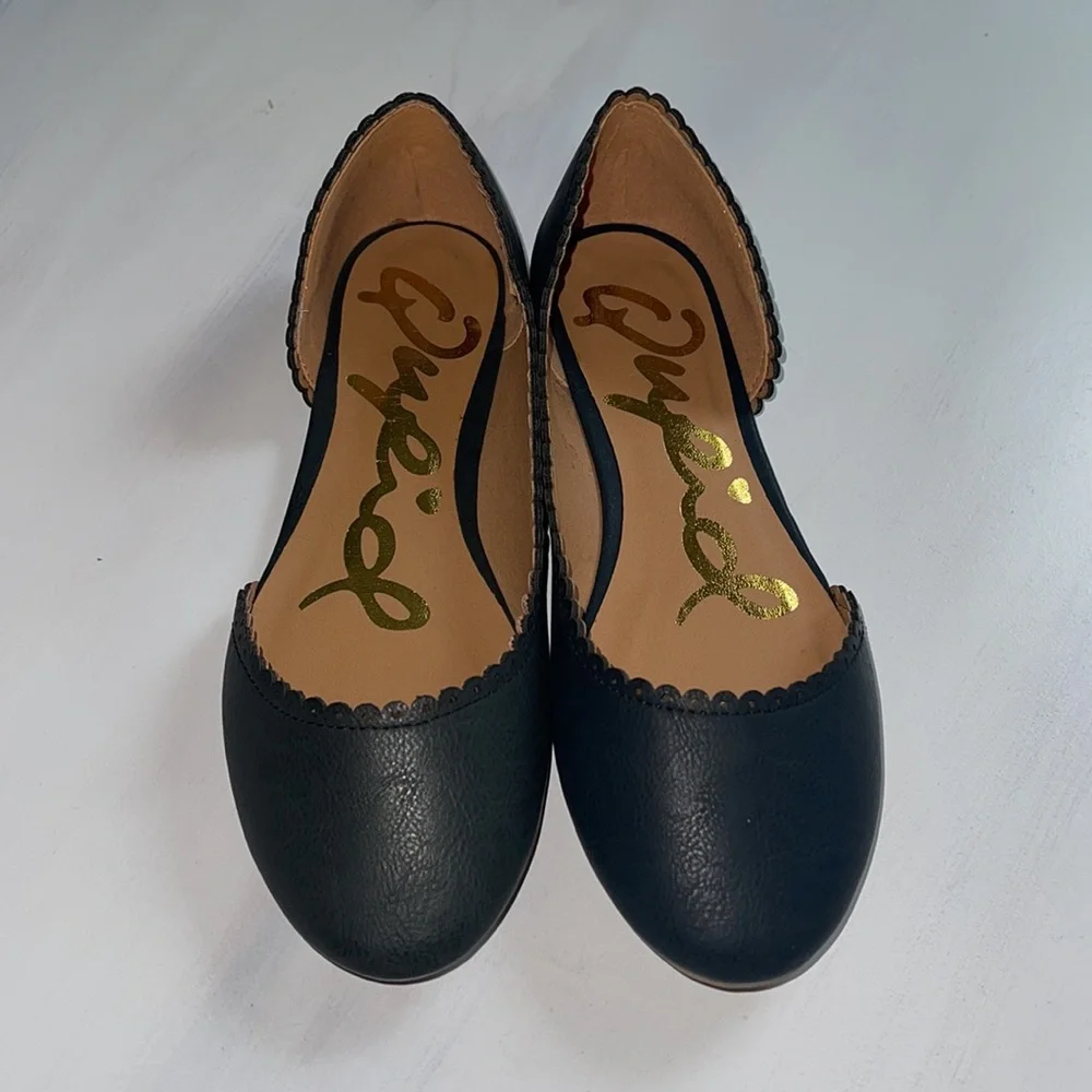 Qupid Black Scalloped Ballerina Flats size 6