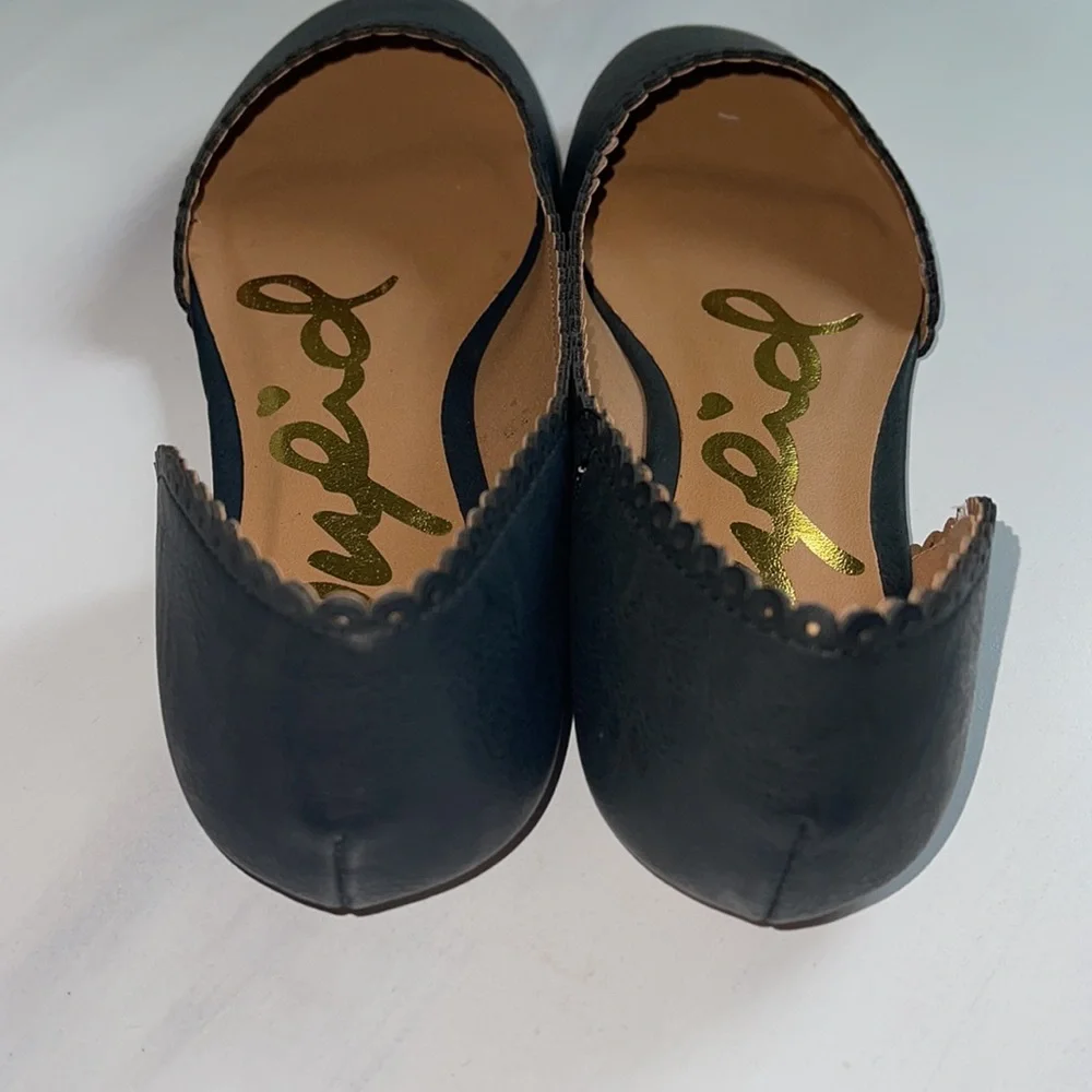 Qupid Black Scalloped Ballerina Flats size 6
