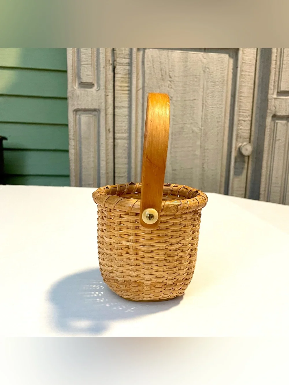*EUC* NANTUCKET Hand Crafted Oval Basket w/“D” Shaped Handle - 8