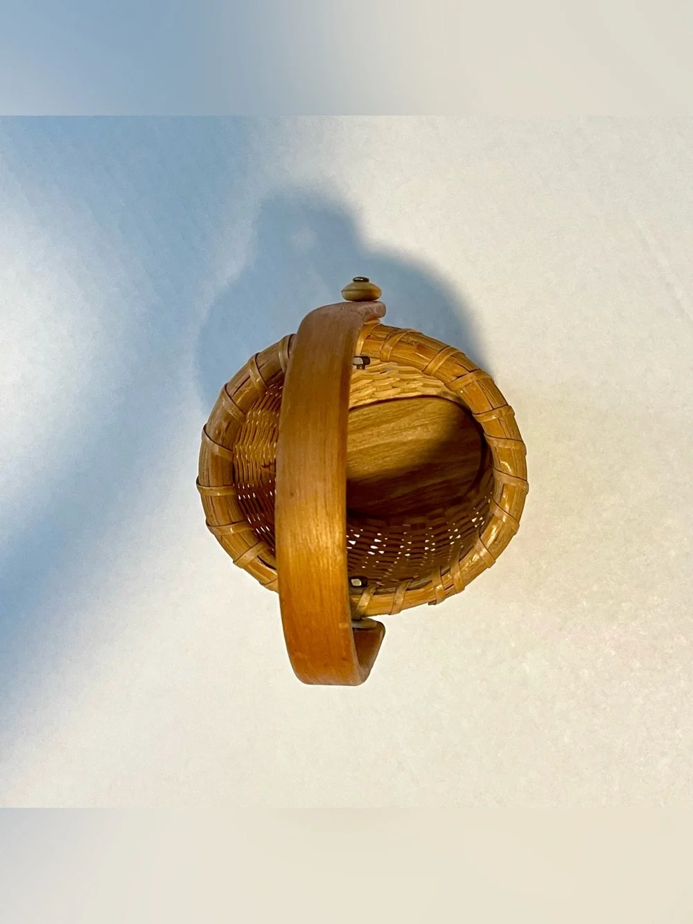 *EUC* NANTUCKET Hand Crafted Oval Basket w/“D” Shaped Handle - 8