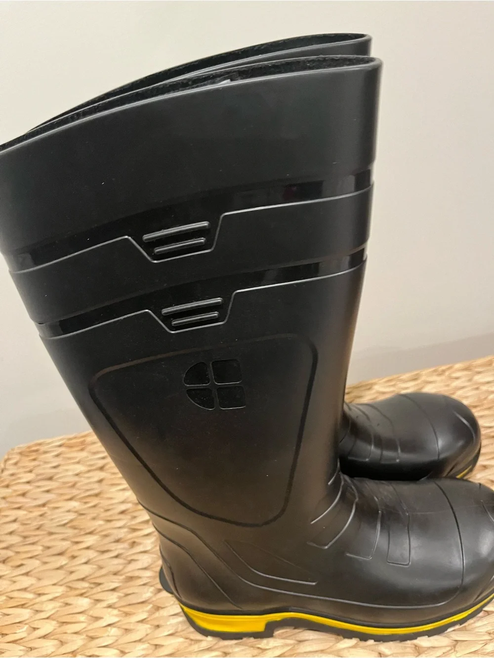 Shoes For Crews shaft height
