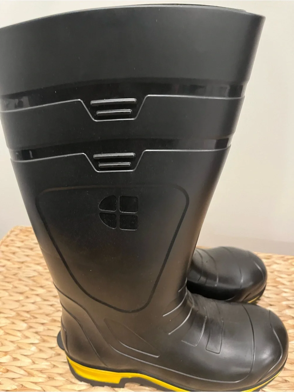 Shoes For Crews shaft height