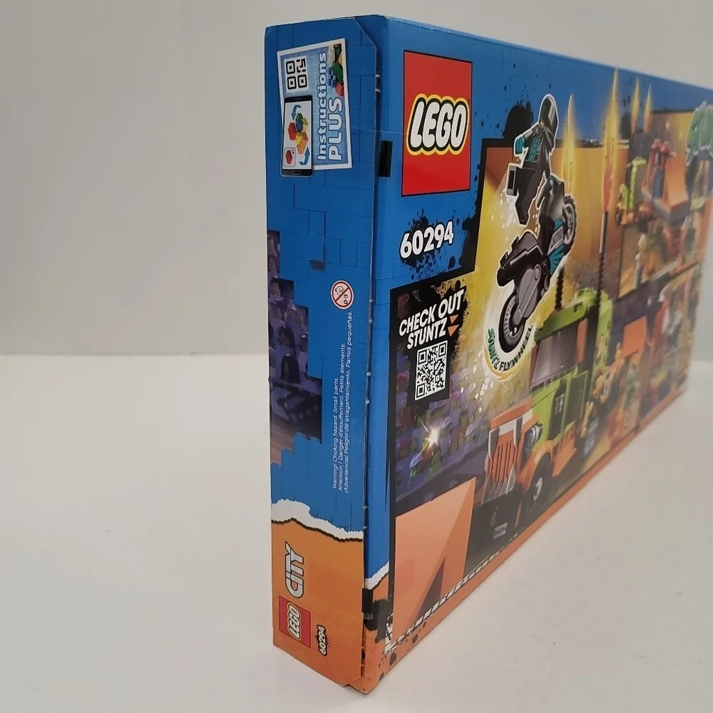 LEGO City 60294 Stunt Show Truck Building Set 420 Pcs New!
