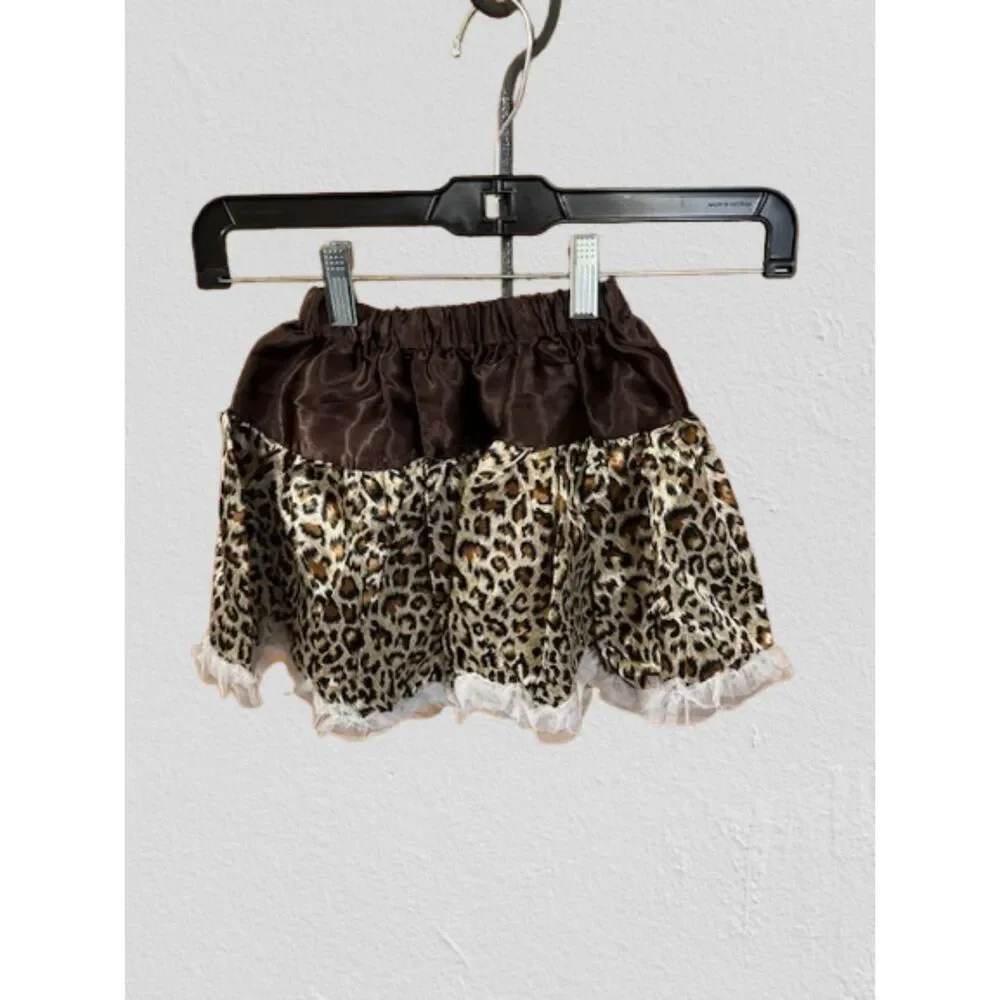 2 a T Boutique brown cheetah