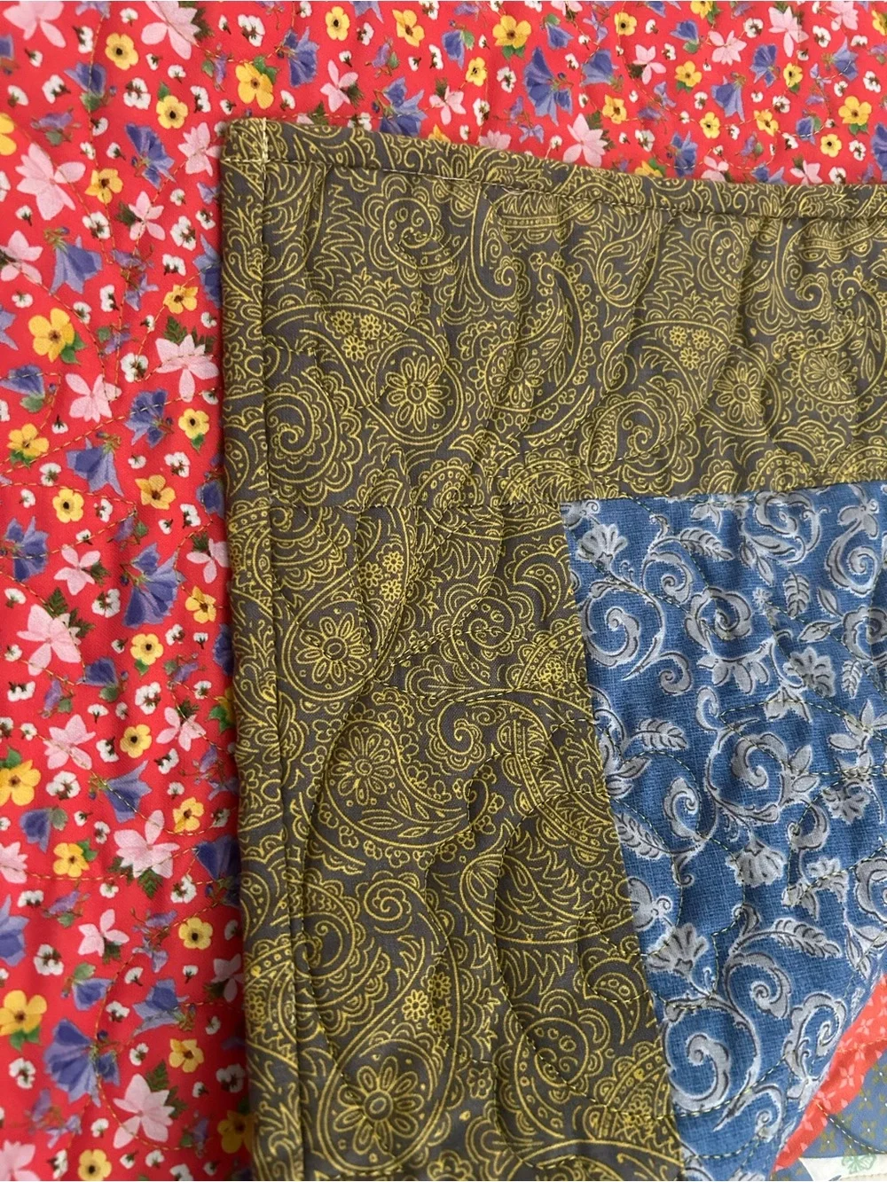 ONE OF A KIND - Handmade Multicolor Patchwork Quilt - Floral Star Pattern