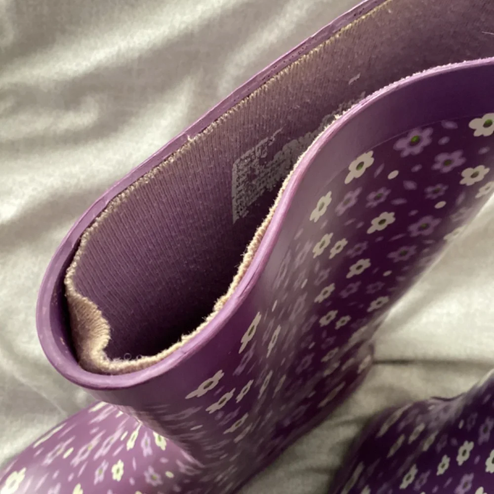N/A boots items