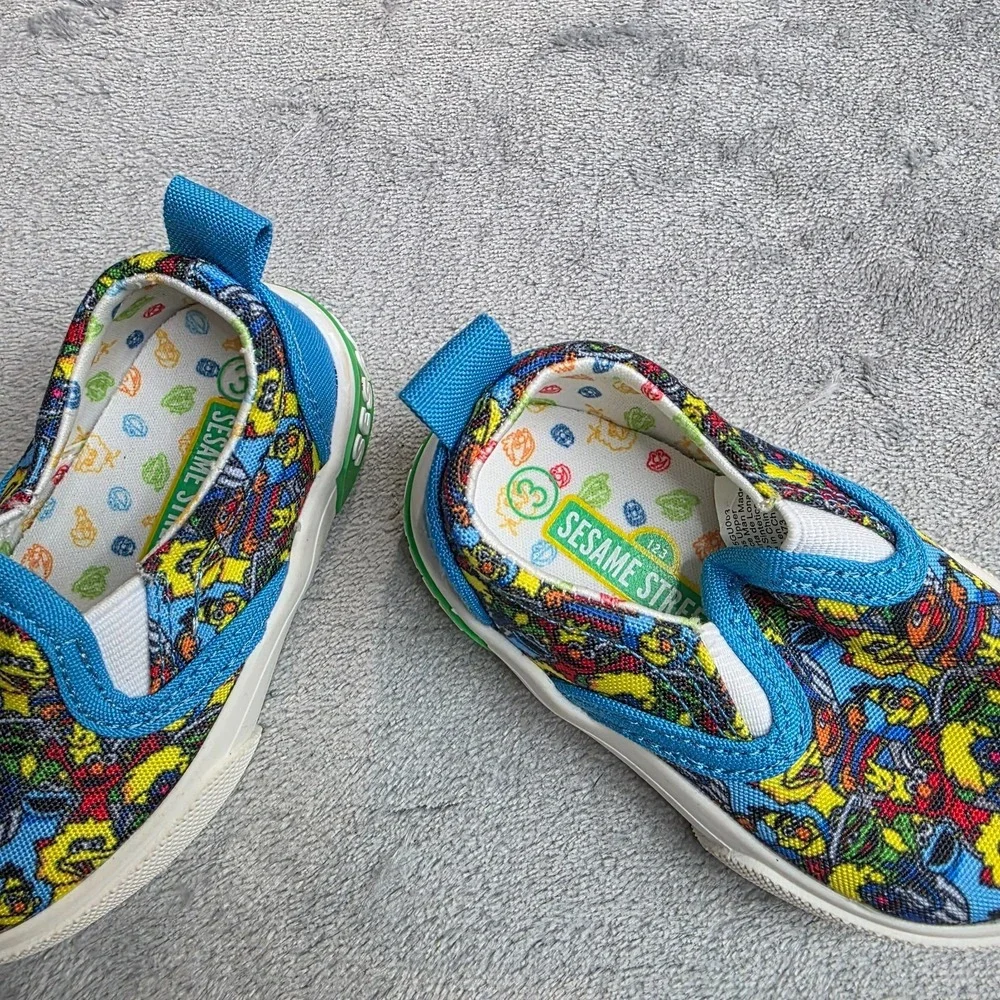 Toddler Sesame Street Print Slip On Shoes Size‎ 3 -Big Bird
