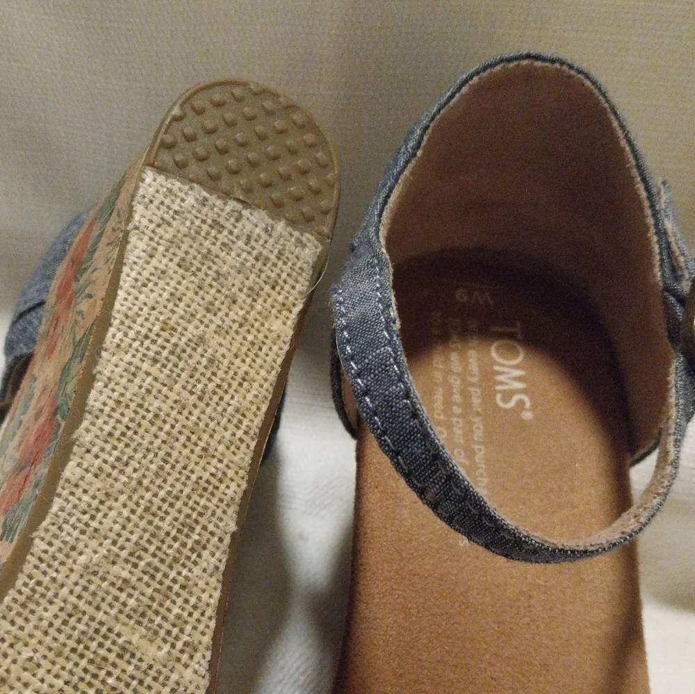 Toms blue chambray