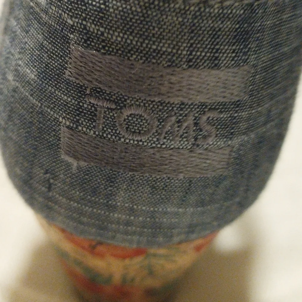 Toms blue chambray