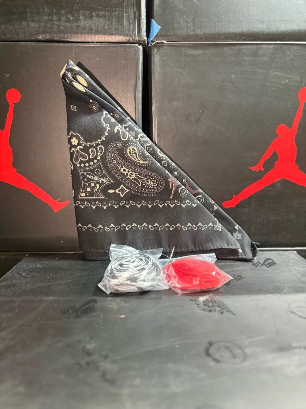 Jordan padded accent cushioned