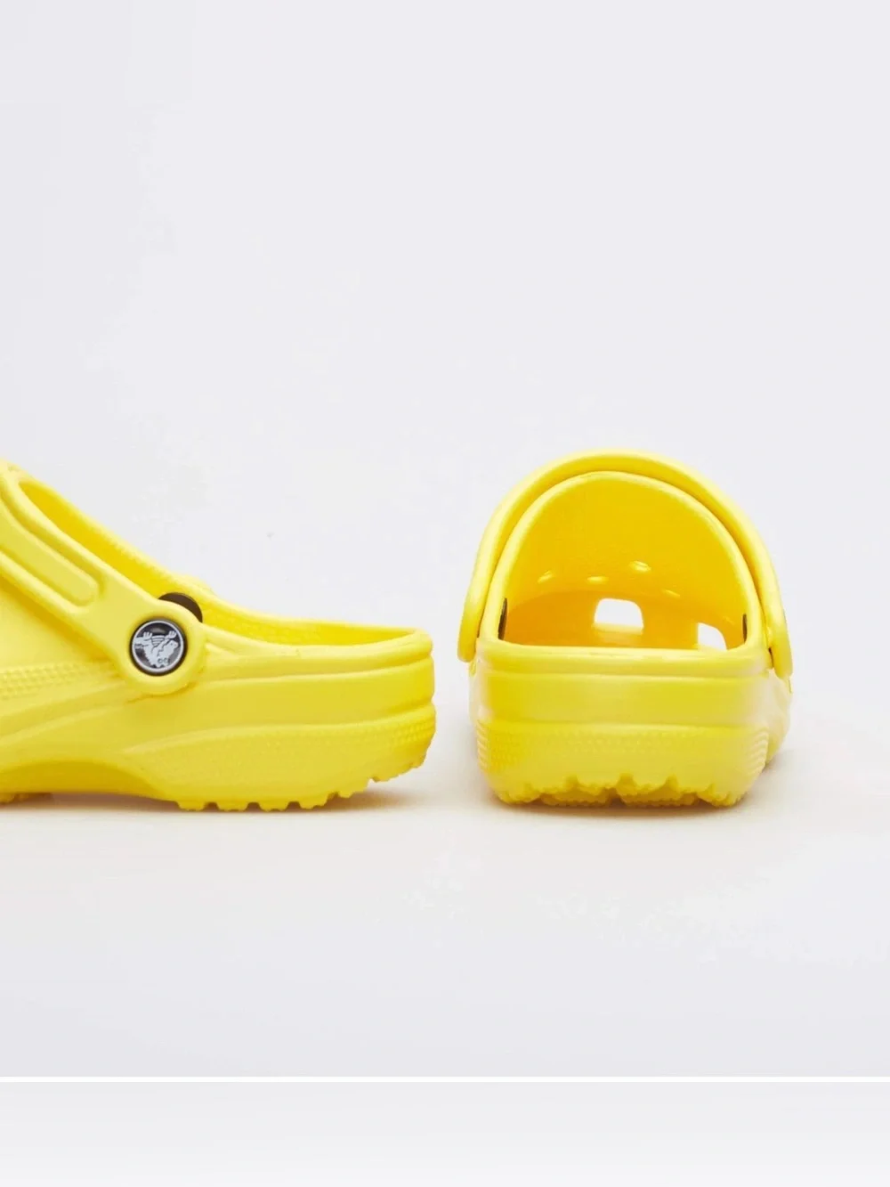 CROCS lightweight friendly lemon